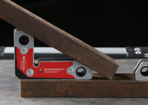 Bild som representerar auktionen - Svetsmagneter i varierande modeller - Frakt ingår