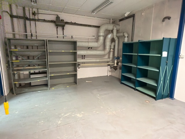 1443560-3 Plåthyllor, olika modeller, 21 sektioner