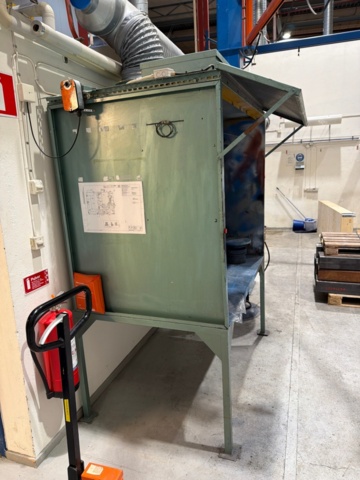 1443567-2 Painting cabinet