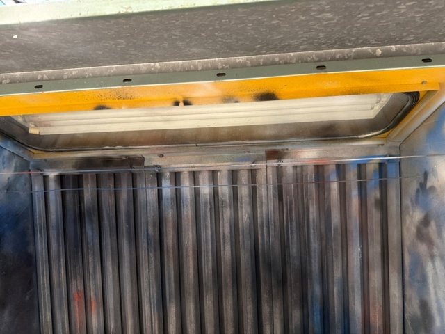 1443567-4 Painting cabinet