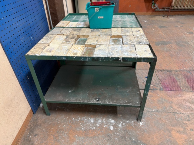 1443570-2 Stålbord 2 st