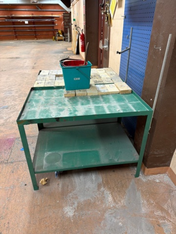 1443570-3 Stålbord 2 st