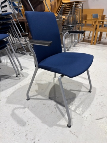 1443581-2 Staplingsbara stolar, 28 st