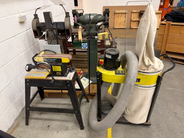 1443597-1 Belt sander with extraction and collection bag