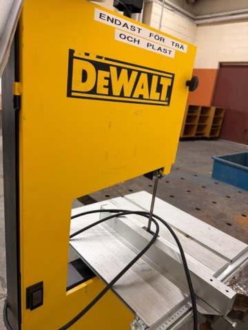1454698-3 Dewalt band saw