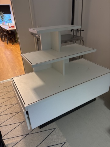 1444796-3 Butiksinredning på hjul – 3 hyllplan