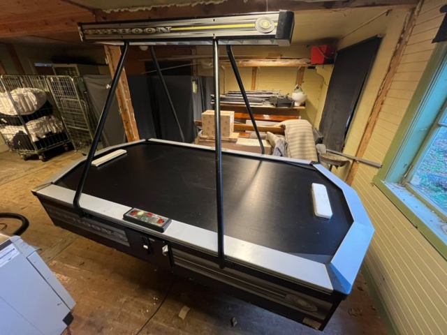 1454720-8 Airhockeyspel Typhoon