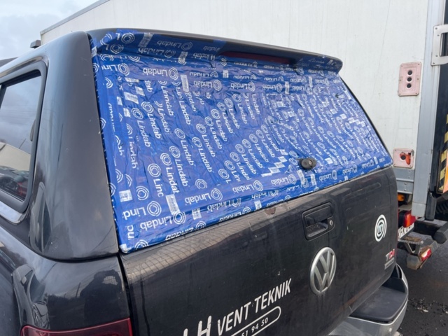 1351359-10 Volkswagen Amarok DoubleCab 2.8t 2.0 BiTDI 4Motion Automatic -2015 (Repair item)