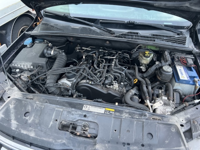 1351359-17 Volkswagen Amarok DoubleCab 2.8t 2.0 BiTDI 4Motion Automatic -2015 (Repair item)