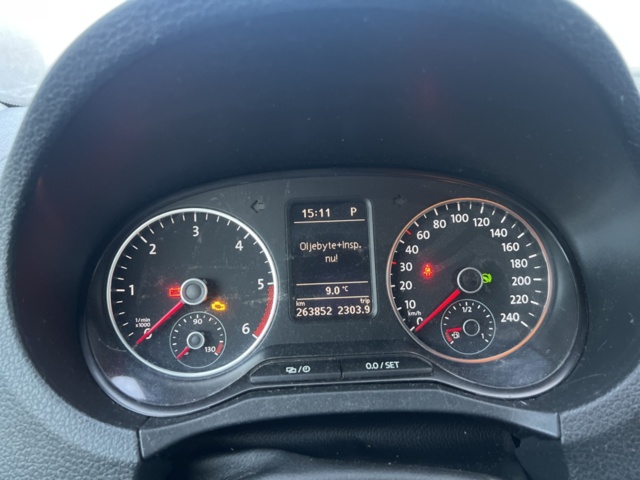 1351359-27 Volkswagen Amarok DoubleCab 2.8t 2.0 BiTDI 4Motion Automatic -2015 (Repair item)