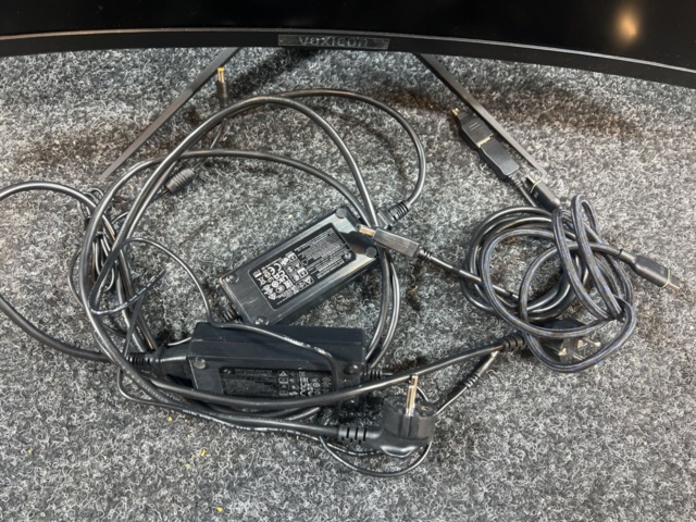 1431487-2 Curved computer monitors 2 pcs 32" with accessories - Voxicon VXD-G32FHDCB