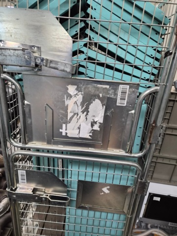 1454724-2 Hyllsystem– 100×40 cm hyllplan, 248 cm gavlar, inkl. stag