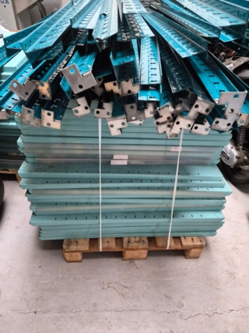 1454724-4 Hyllsystem– 100×40 cm hyllplan, 248 cm gavlar, inkl. stag