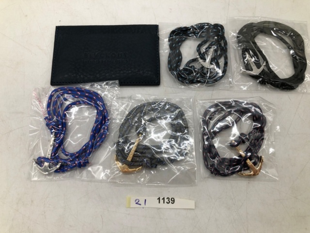 1454728-9 Parti med armband (325 st), t-shirt, korthållare från Blvckout