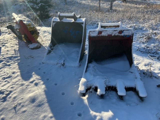 1455466-3 Samling med skopor