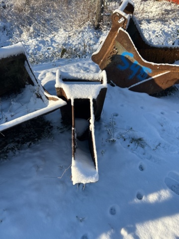 1455466-16 Samling med skopor