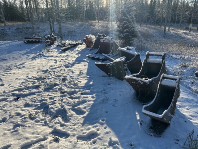 1455466-19 Samling med skopor