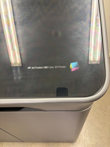 1372721-4 3D-skrivare med tillbehör – HP Jet Fusion 580 Color 3D Printer (Reparationsobjekt)