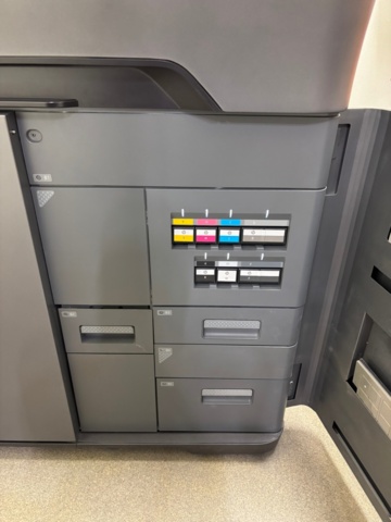 1372721-14 3D-skrivare med tillbehör – HP Jet Fusion 580 Color 3D Printer (Reparationsobjekt)