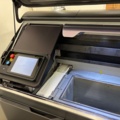 1372721-15 3D-skrivare med tillbehör – HP Jet Fusion 580 Color 3D Printer (Reparationsobjekt)