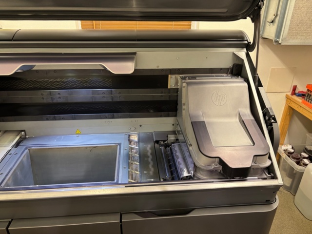 1372721-16 3D-skrivare med tillbehör – HP Jet Fusion 580 Color 3D Printer (Reparationsobjekt)
