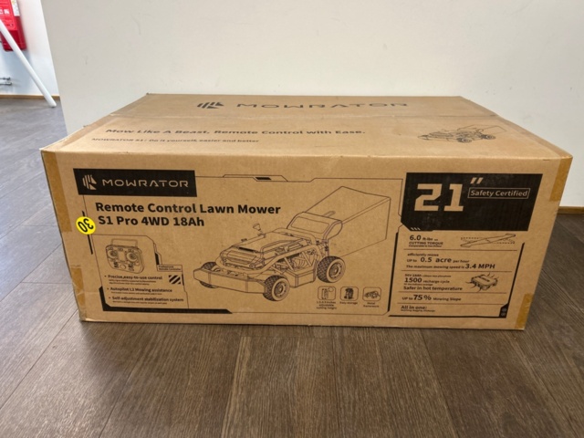 1442402-1 Fjärrstyrd gräsklippare - Mowrator S1 Pro 4WD 18Ah