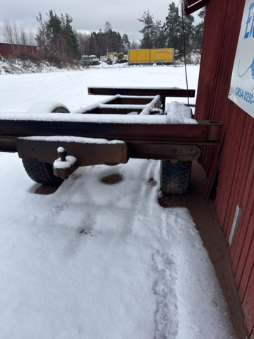 1321205-8 Traktorvagn