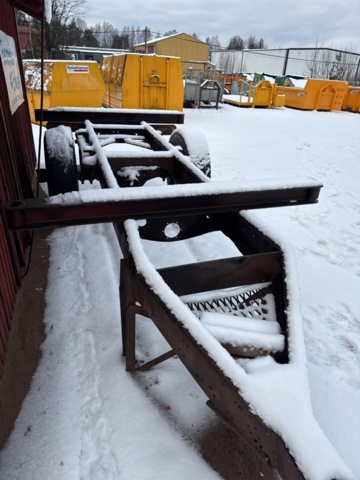 1321205-9 Traktorvagn