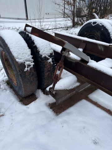 1321211-11 Båtvagn 8 m