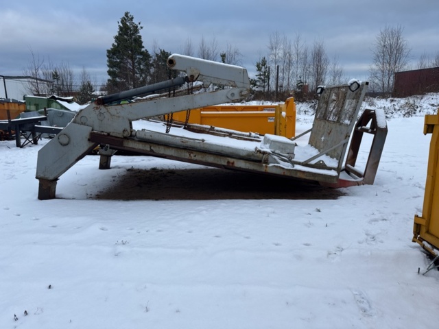 1321212-1 Liftdumperaggregat på lastväxlarram