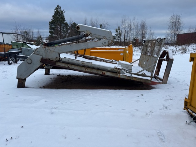 1321212-2 Liftdumperaggregat på lastväxlarram