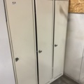 1406728-7 3 st. Omklädningsskåp