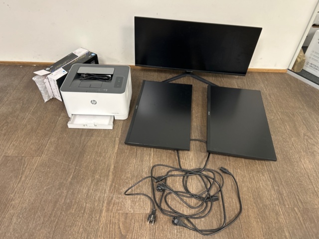 1442422-1 Dataskärmar 3st, skrivare Hp 150 nw