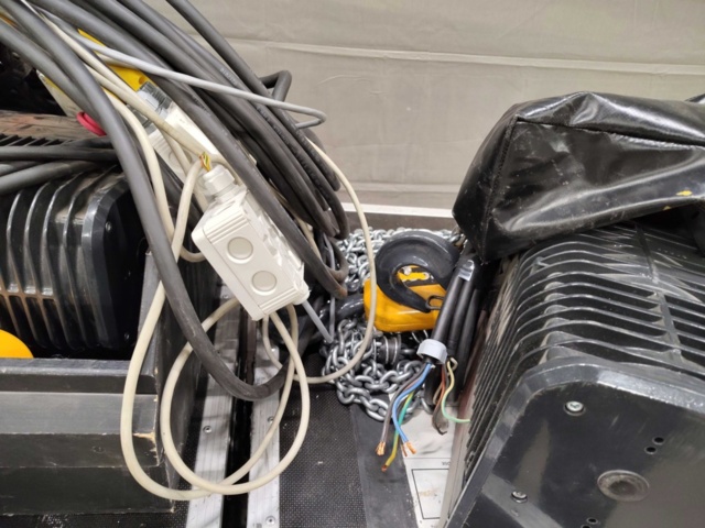 1455491-3 Kättingtelfer med kablage och två transportlådor