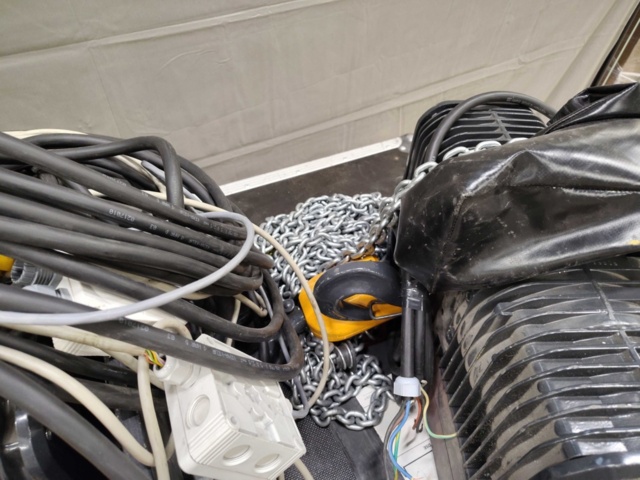 1455491-6 Kättingtelfer med kablage och två transportlådor