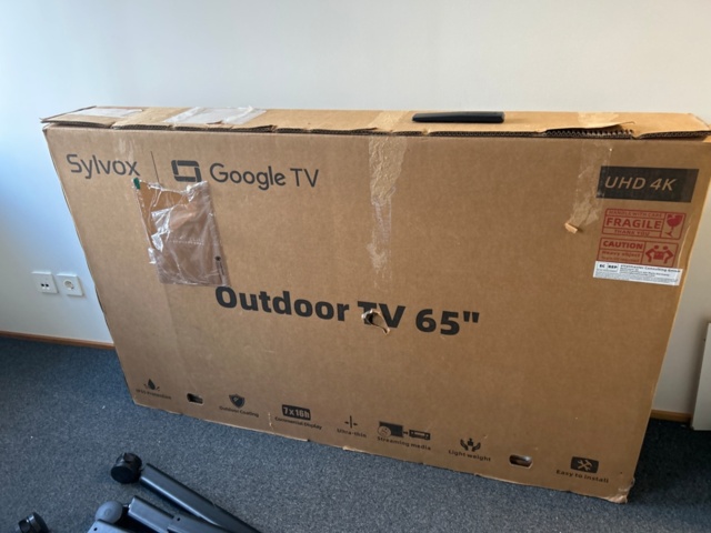 1442424-6 Utomhus Tv Sylvox med stativ och fjärrkontroll