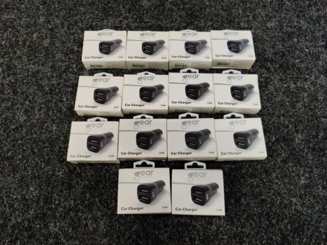 1449573-1 14 st 12V Laddare