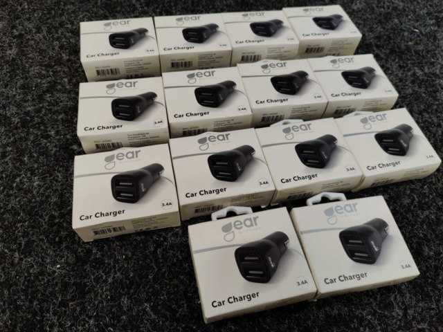 1449573-3 14 st 12V Laddare