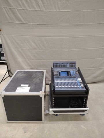1455497-2 Digital mixer i case – Yamaha, DM1000, MB1000 meterbridge