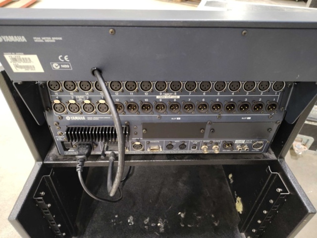 1455497-5 Digital mixer i case – Yamaha, DM1000, MB1000 meterbridge