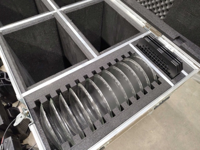 1455498-6 Strålkastare i case 6 st – Elation, OPTI PAR CDM 150