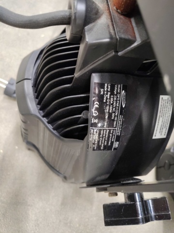 1455498-8 Strålkastare i case 6 st – Elation, OPTI PAR CDM 150