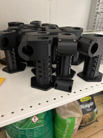 1442430-6 Lagerhylla 3 sektioner med innehåll