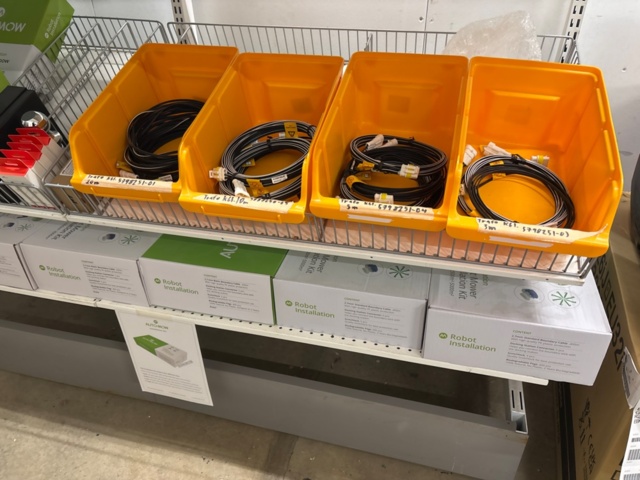 1442431-9 Lagerställ 2 sektioner med innehåll