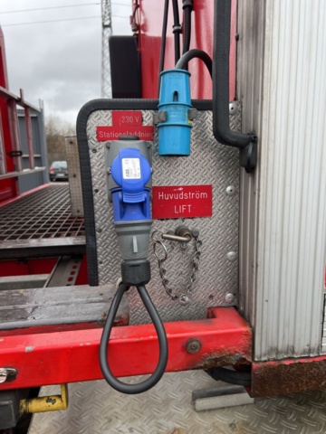 1338336-12 Lastväxlare med rökskydd / utryckningsfordon Scania -1999