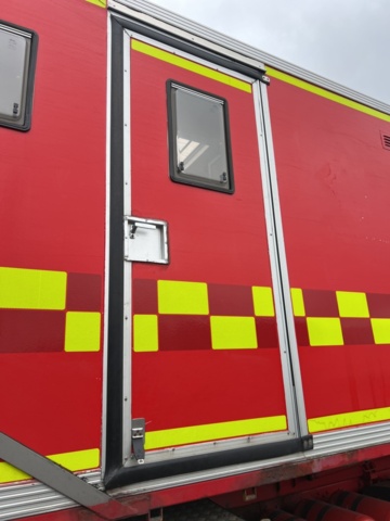 1338336-18 Lastväxlare med rökskydd / utryckningsfordon Scania -1999