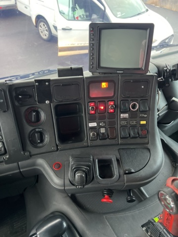 1338336-28 Lastväxlare med rökskydd / utryckningsfordon Scania -1999