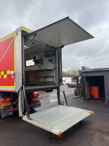 1338336-33 Lastväxlare med rökskydd / utryckningsfordon Scania -1999