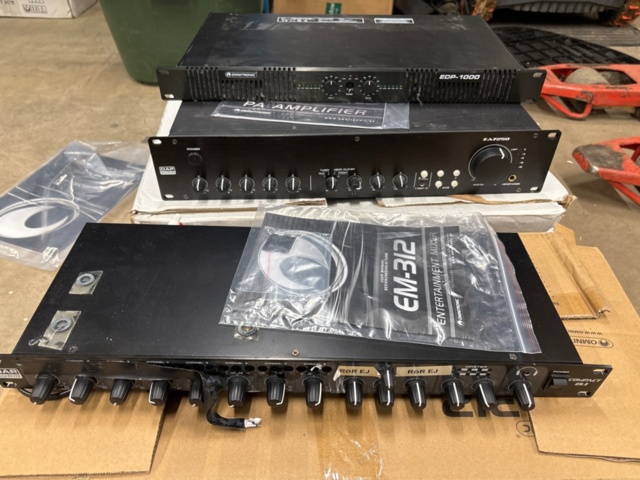 1442460-1 Musikanläggning