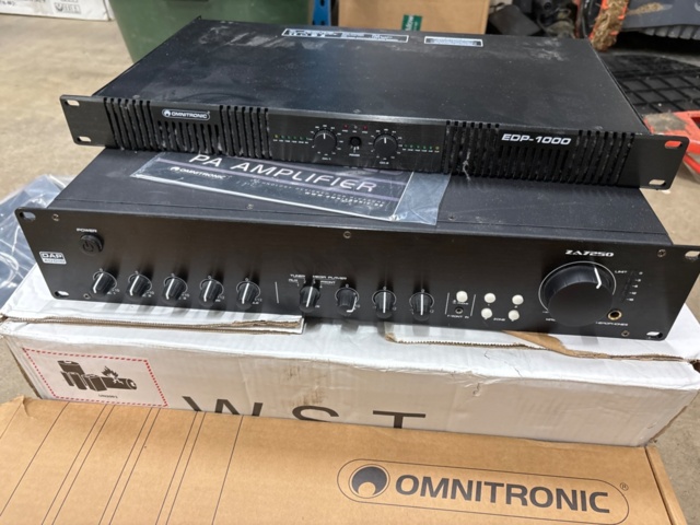 1442460-3 Musikanläggning